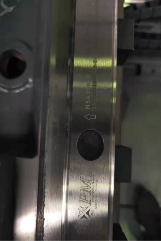 HDVL850 a avancé la précision à grande vitesse et haute vmc 3 axe vertical de la fraiseuse 5 de commande numérique par ordinateur d'axe des prix 4 de centre d'usinage de commande numérique par ordinateur d'axe