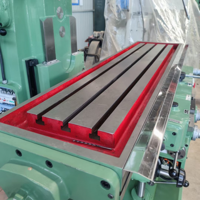 Machine de fraisage universelle à faible coût 2