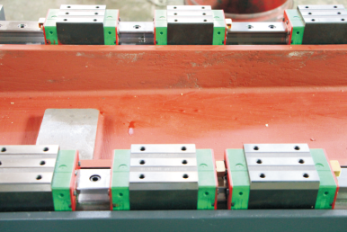 Machine de meulage de surface de colonne mobile HDM-16060 AHD/MSI 3