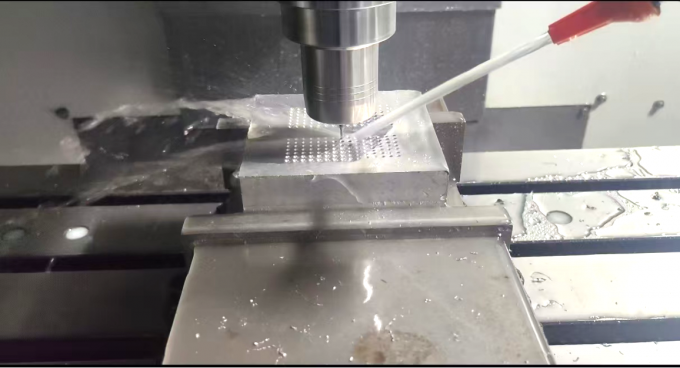 4 axes 3 axes Centre d'usinage vertical SV960L Taille de table 1100*550mm Centre de fraisage vertical 8