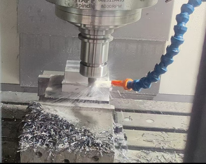 4 axes 3 axes Centre d'usinage vertical SV960L Taille de table 1100*550mm Centre de fraisage vertical 11