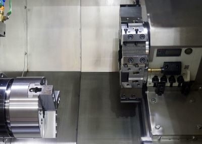 La commande numérique par ordinateur de courrier d'outil de série de HK500LI HK tournent des machines pour le matériel traitant 11 kilowatts