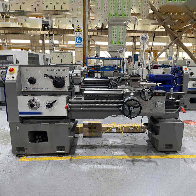 La machine à tourner horizontale SMTCL CA6140B/A à tourner manuel de 2000 mm pour l'acier