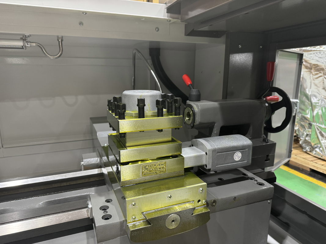 Le tour CNC SMTCL CAK6185 est une machine à tour CNC à lit plat