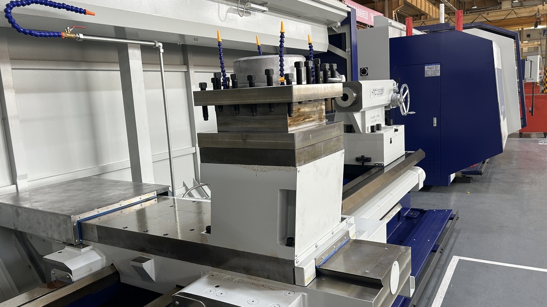 SMTCL CNC lourd tour CNC à lit plat HTC125150 Spindle Boré Diamètre 130 mm Grand tour CNC