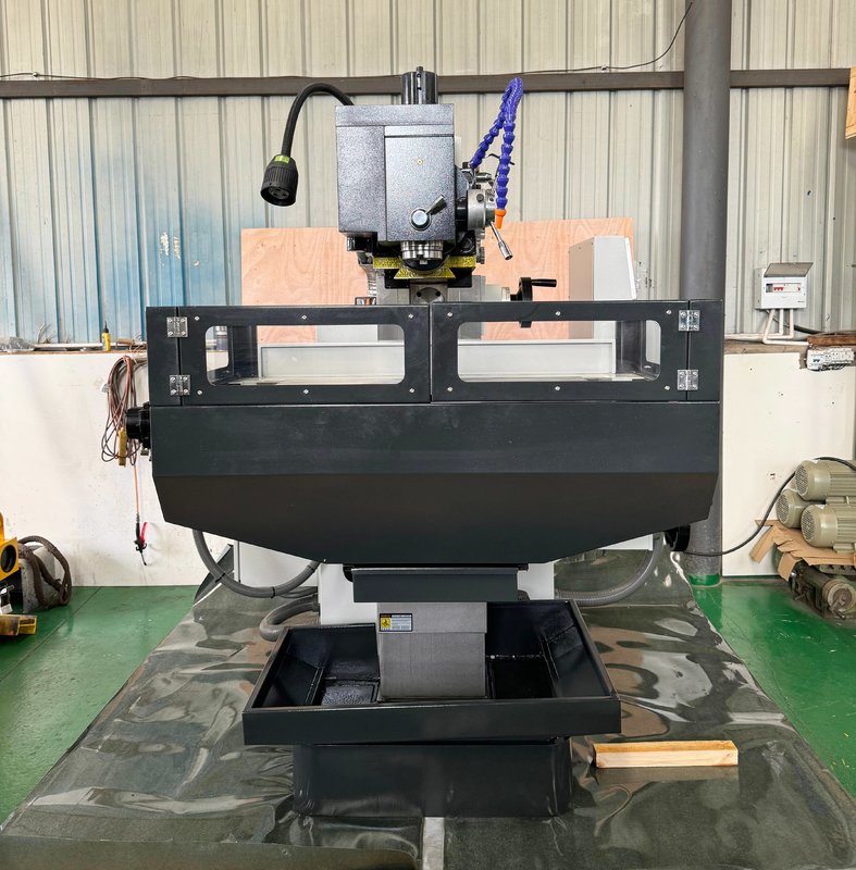 Machine de fraisage CNC verticale à 4 axes XKH8140A pour le traitement de moules de petite taille Machine de fraisage manuelle à outils universels