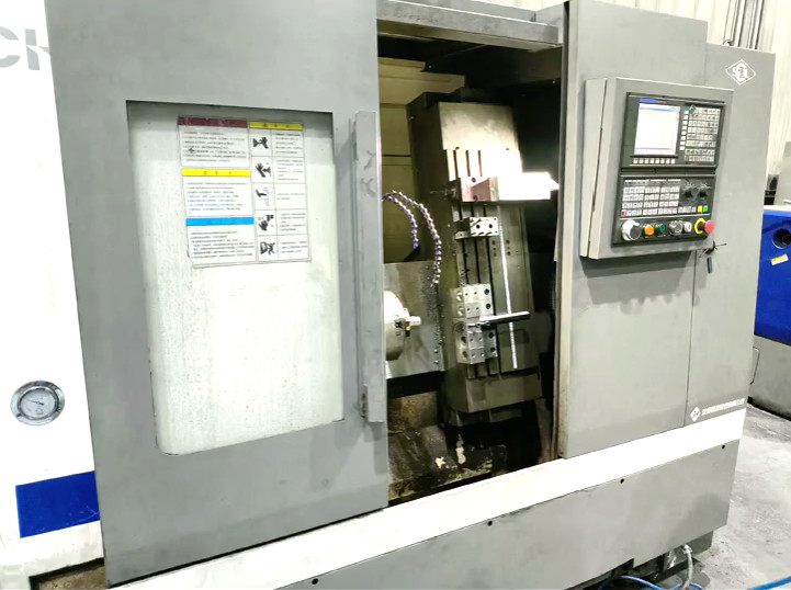Le tour CNC CHK46 Type d'outil de bande Post de coupe de précision Lit incliné CNC tourner la machine