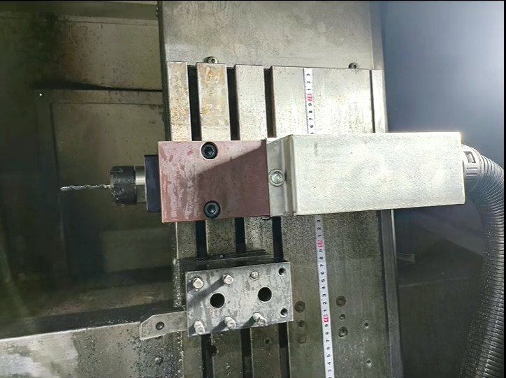 Le tour CNC CHK46 Type d'outil de bande Post de coupe de précision Lit incliné CNC tourner la machine