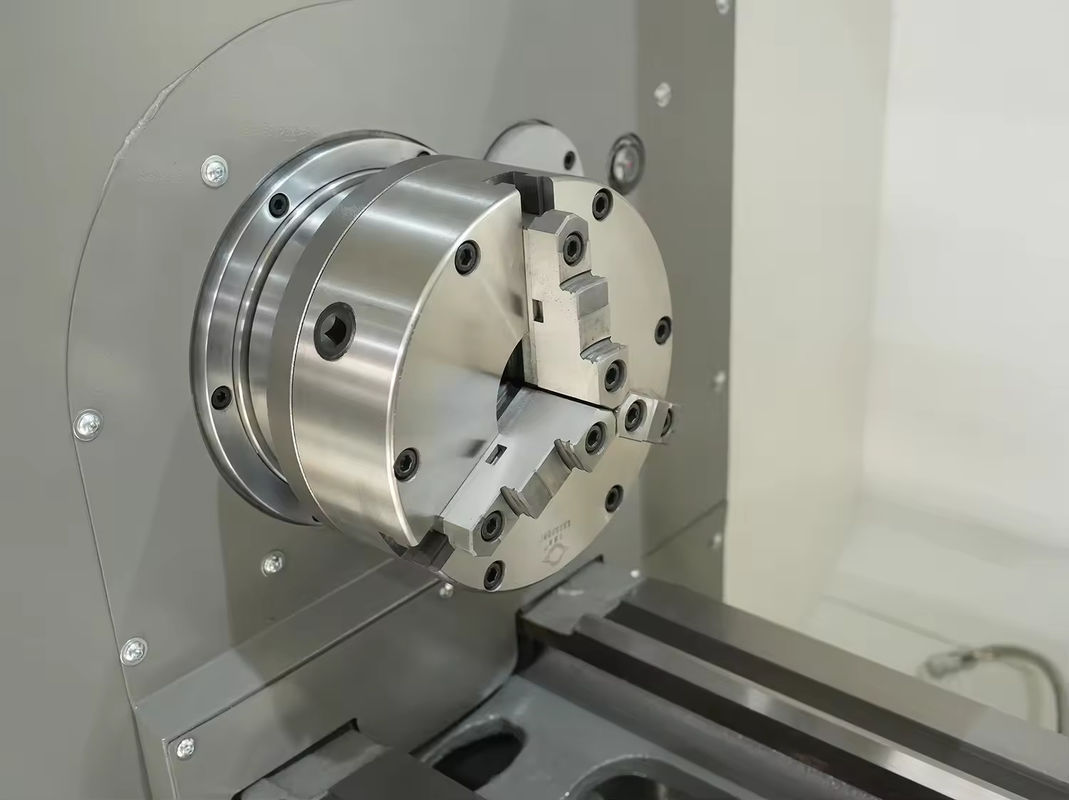 Le tour CNC CAK63285 à lit plat La machine à tour CNC à 4 stations tourelle avec servo moteur