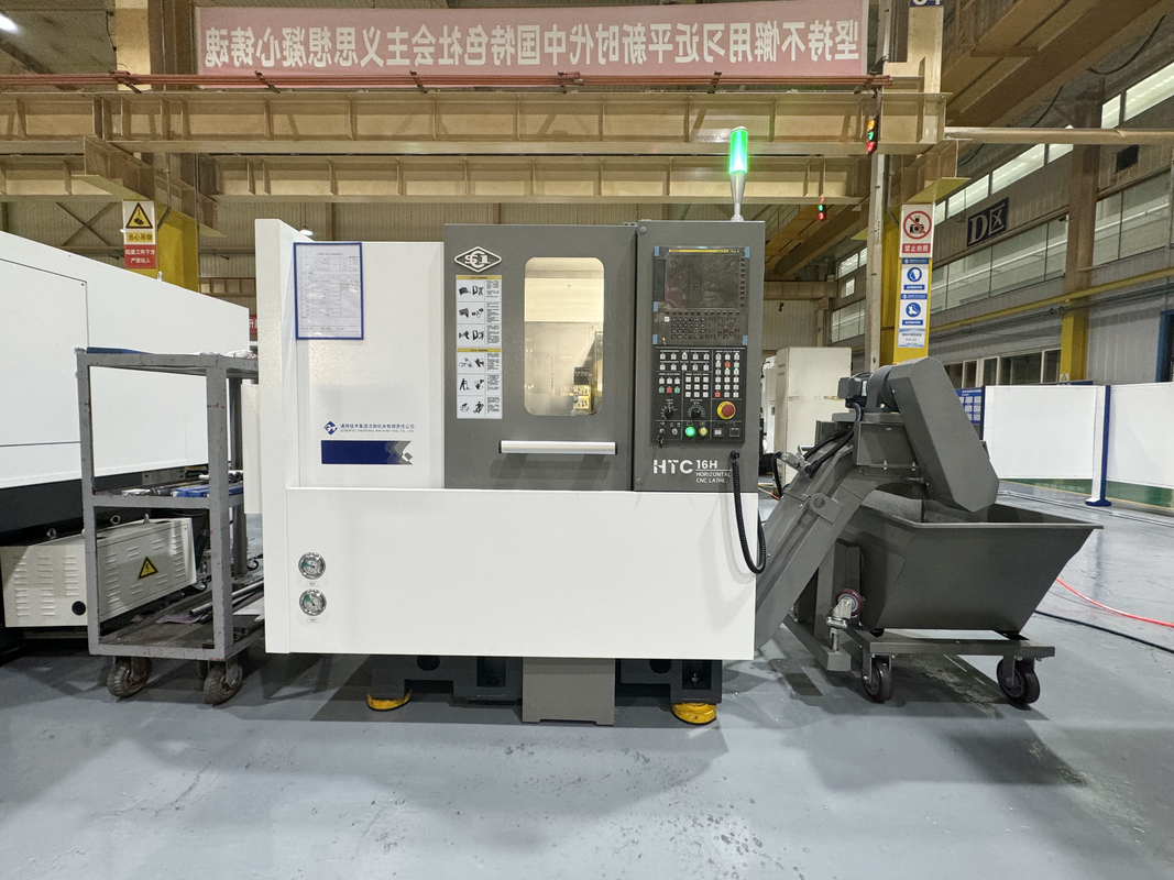 Le tour CNC économique HTC16Q Système GSK Parties de petite taille d'usinage Servo Tailstock Lit incliné tour CNC