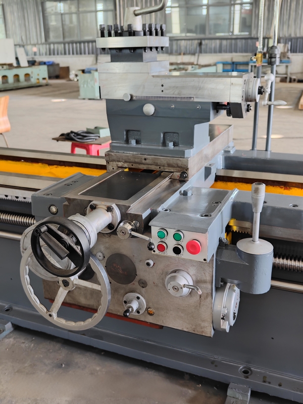 CW6180F Tour horizontal ordinaire robuste, largeur de rail de guidage 600mm, tour manuel sur socle