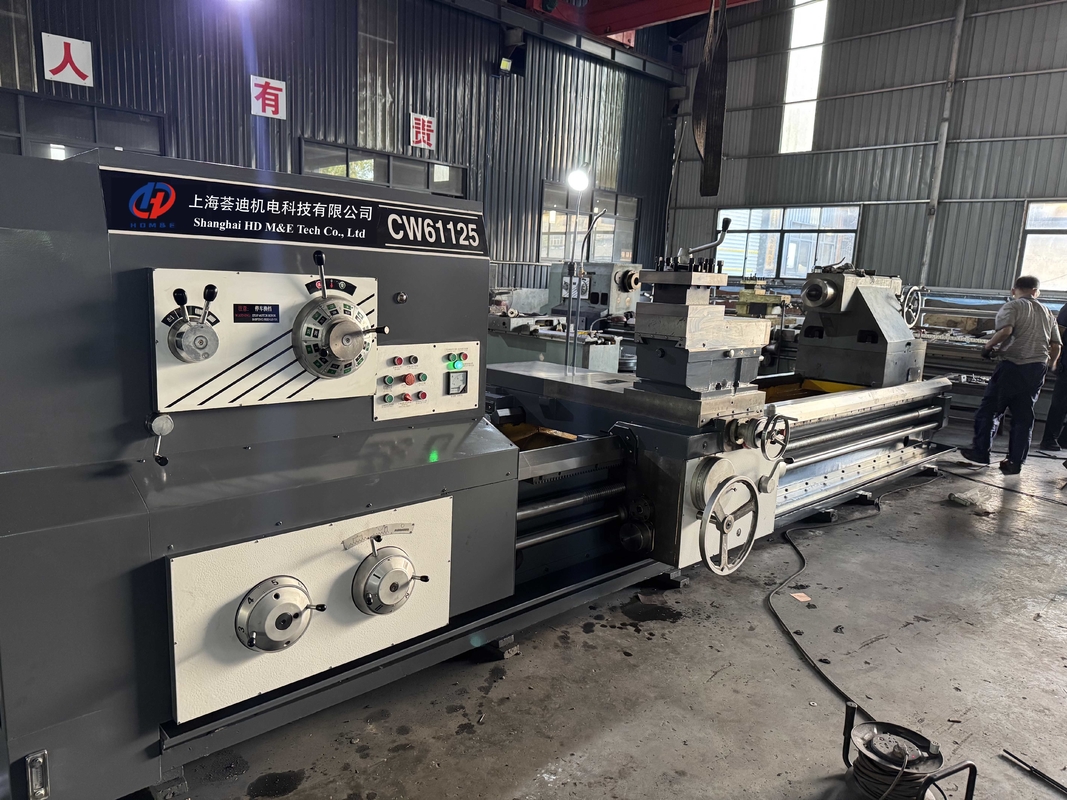 Tourneau de travail lourd puissant CW61125 Tourneau à grande broche de 130 mm moteur horizontal ordinaire