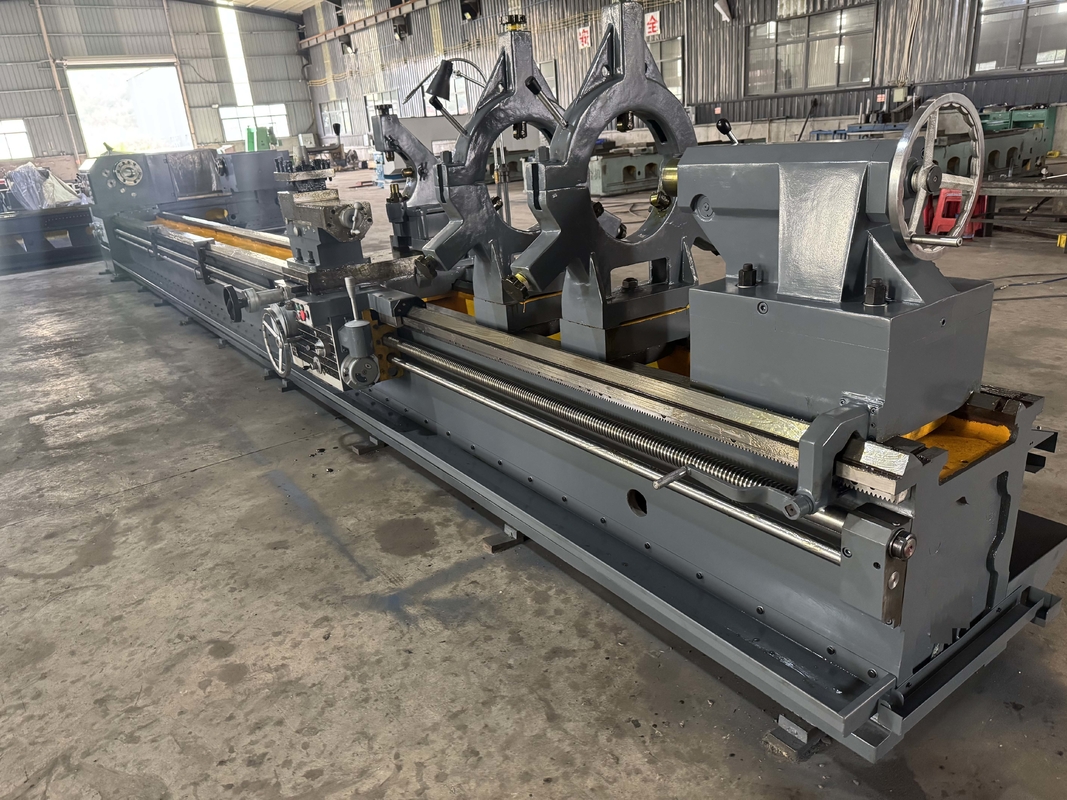 Tourneau de travail lourd puissant CW61125 Tourneau à grande broche de 130 mm moteur horizontal ordinaire