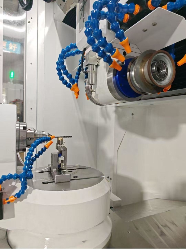 Machine d'affûtage d'outils à cinq axes de haute précision MG100, affûteuse universelle d'outils et de fraises à 5 axes