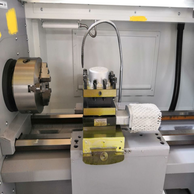 Machine à tourner CNC CAK6385 Servo-moteur 4 stations Tourelle Tour CNC métallique